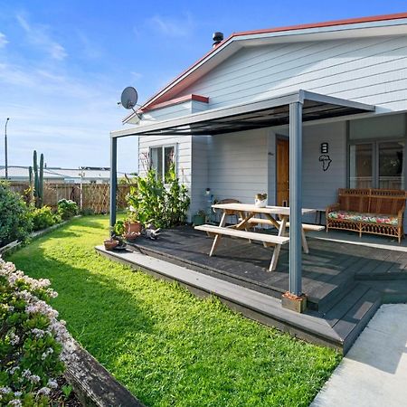 Ekhaya - New Plymouth Holiday Home エクステリア 写真
